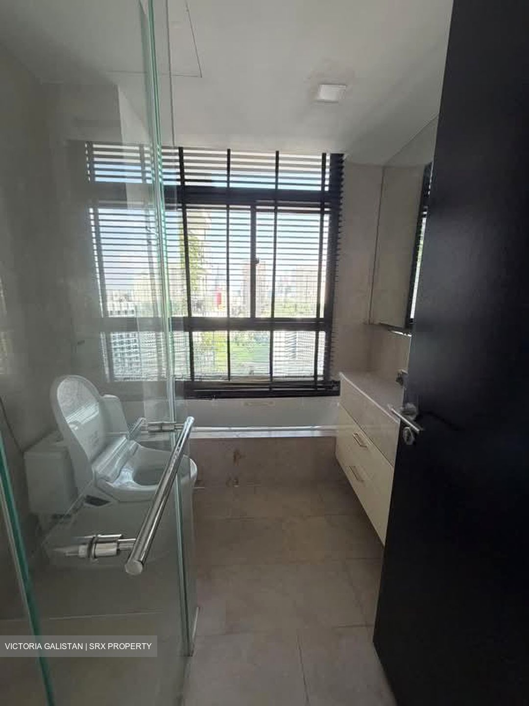 RiverGate (D9), Apartment #568895531